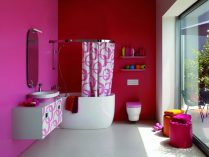 Baño moderno en rosa